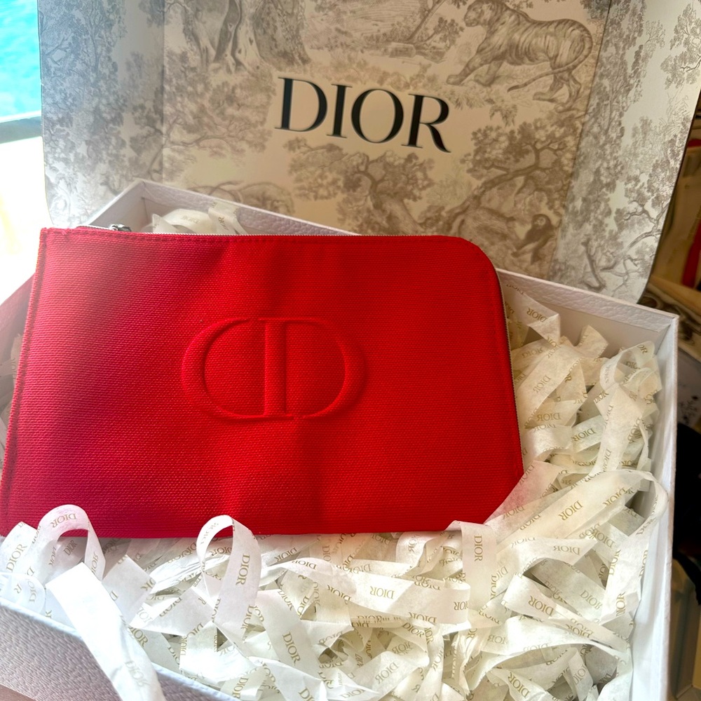 Christian Dior Beauty Trousse in Red
